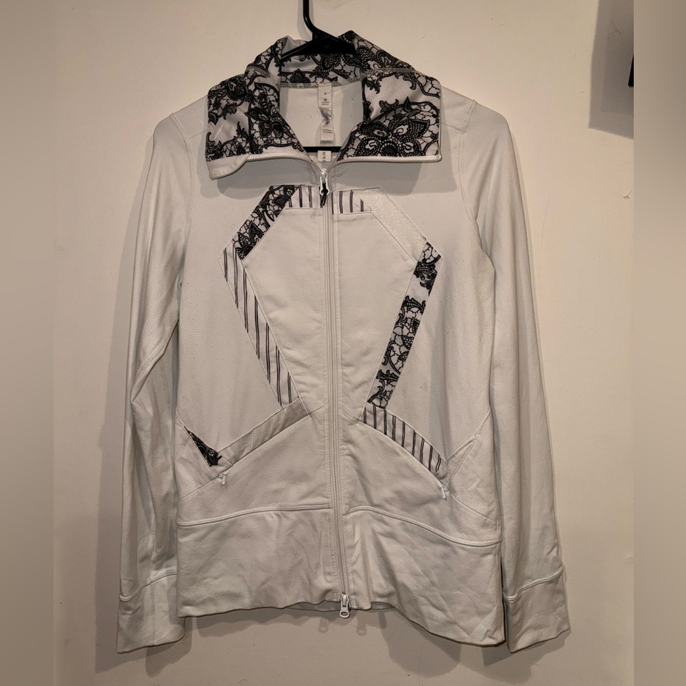 *Lululemon Stride Jacket Glacier Lace / Quiet Stripe - Size 6